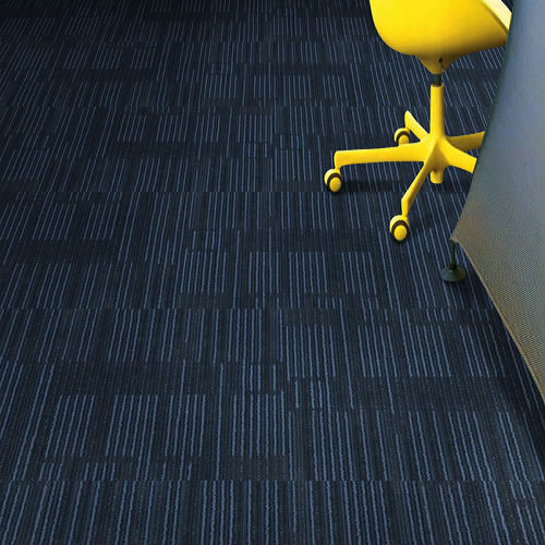 Thảm trải s&agrave;n tại H&agrave; Tĩnh